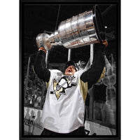Sidney Crosby Pittsburgh Penguins Raising Cup Spotlight sur toile - Toile encadree - 31" x 22"-Impression sur toile de qualité supérieure avec bordures enveloppées
