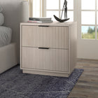 Hudson&Canal - Table de chevet Yarden 24 po - Blanc aulne-Nettoyer avec un chiffon doux et sec, sans produits chimiques agressifs ni produits de nettoyage abrasifs