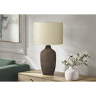 Monarch Specialties - Luminaire - 27 po H Lampe De Table - Céramique Gris - Abat-Jour Beige - Contemporain-Cette lampe possède un interrupteur rotatif à 3 voies qui peut contenir une ampoule unique (non incluse) pour une puissance maximale de 100W/120V, vous permettant de personnaliser l'ambiance lumineuse dans votre espace