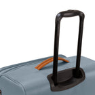 Bugattit - Valsie d'enregistrement souple 25.50po de la collection Cannes - Bleu-Intérieur doublé avec poche pratique
et sangles de maintien pour garder le contenu organisé et bien en place