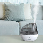 Pure Enrichment - MistAire Silver Brume fraîche ultrasonique Hum-Grand réservoir : Le réservoir de 1,5 litre permet un fonctionnement de nuit, jusqu'à 25 heures