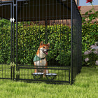 PawHut - Chenil pour chien d’extérieur 4,6 pi L x 4,6 pi l x 5 pi H avec auvent et gamelles rotatives-Matériaux tous durables 