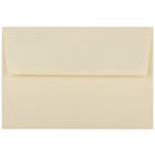 JAM Paper - Enveloppes d'invitation A8 doublées d'aluminium - 5,5 x 8,125 - écru avec feuille d'or - Paquet de 50-Parfait pour le courrier personnel, les envois professionnels, les cartes de voeux, les annonces et bien plus encore !