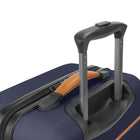 Bugatti - Valise de cabine à coque rigide 18.50po de la collection Cannes - Marine-Intérieur doublé avec panneau séparateur, poche pratique
et sangles de maintien pour garder le contenu organisé et bien en place
