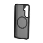 TUFF8 - Samsung Galaxy S25 - Étui Glideguard certifié Qi2 - Smokenoir-Conception ergonomique : Le TUFF8 a été conçu pour donner à vos doigts et à vos mains un meilleur contrôle tactile lorsque vous passez des appels, envoyez des SMS ou utilisez votre téléphone, grâce à son pare-chocs ergonomique.