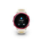 Garmin - Forerunner 570 - 42 mm, aluminium framboise avec bracelet translucide os/mangue-HAUT-PARLEUR ET MICRO INTÉGRÉS : Passez et recevez des appels depuis votre montre lorsqu'elle est jumelée à votre smartphone. Contrôlez les fonctions de votre montre par commande vocale ou utilisez l'assistant vocal de votre smartphone pour répondre à vos SMS et bien plus encore.