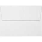 Jam Paper - Enveloppes d'invitation A6 60 lb avec bande adhésive, 4 3/4 po H x 6 1/2 po l, Blanc, Paquet de 50-Fermeture auto-adhésive : La conception auto-adhésive de ces enveloppes est idéale pour ceux qui préfèrent éviter de lécher ou d'utiliser un humidificateur sur chaque enveloppe . un gain de temps considérable ! Décollez simplement la bande protectrice, appuyez et fermez. Rien de plus simple ! Ce type d'adhésif est idéal pour les applications professionnelles, les faire-part de mariage et les notes 