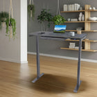 Motionwise - Bureau de la série M2 48 po de largeur, Motionwise - Bureau électrique assis-debout avec double moteurs et tiroir coulissant - Gris Rustique-Confort intelligent et personnalisable : Équipé d’un panneau de commande à mémoire avec 4 préréglages de hauteur programmables, un écran LED, et un port USB intégré (5V/2,4A) pour garder vos appareils alimentés.