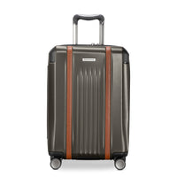 Ricardo Beverly Hills - Montecito 2.0 Bagage de Cabine Rigide 21 po - port USB - Graphite-Polycarbonate 100 % durable - Aide à protéger vos effets personnels grâce à une coque solide et légère conçue pour le voyage