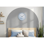 Monarch Specialties - 9119 Horloge Murale Juvénile Rond de 12" - Visage Bleu/Cadre Bleu-Profitez d'une mesure précise du temps sans distractions grâce à un mouvement à quartz sans tic-tac, garantissant un environnement paisible dans une chambre à coucher ou un bureau