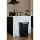 Umbra - Brim Poubelle à pédale - 50 litres - noir et nickel-Capacité de 50 L