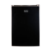 BLACK+DECKER - 2,5 pi³ Mini-frigo autonome avec congélateur, noir-Compact et élégant : le design élégant et moderne - disponible en noir, en vinyle aspect inox et en blanc - est parfait pour les dortoirs universitaires, les bureaux, les garages, les bars à domicile, les petits appartements et les véhicules récréatifs
