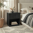 Hudson&Canal - Table de chevet rectangulaire cannelée Jason - 24 po l - Grain noir-Nettoyer avec un chiffon doux et sec, sans produits chimiques agressifs ni produits de nettoyage abrasifs