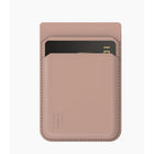 Ideal of Sweden - Porte-cartes Magnétique Rose poudré Compatible MagSafe-Veuillez noter que le matériau toucher doux est sensible à la saleté, aux taches et aux rayures. Utilisez avec précaution