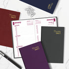 Brownline - 2027 agenda de poche hebdomadaire – 4 3/4 po x 3 po – couleurs assorties-Anglais