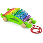 The Original Toy Company - Xylophone crocodile à tirer-Avantages éducatifs : En tapotant sur les touches avec le maillet en bois inclus, les enfants développent des compétences essentielles telles que la coordination œil-main, la motricité fine et la discrimination auditive. C'est une manière amusante et efficace d'introduire les concepts musicaux aux tout-petits et aux enfants d'âge préscolaire