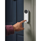 Google - Nest Doorbell filaire (3e gén) - Neige-Des aperçus qui vous en disent plus.
Les alertes sont fournies avec des aperçus vidéo zoomés, pour que vous puissiez voir instantanément ce qui s'est passé. Si vous avez besoin d'en voir plus, consultez votre historique vidéo (abonnement au forfait Google Home Premium nécessaire)