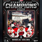 Frameworth - PhotoGlass Nikolaj Ehlers Carolina Hurricanes champions 2026 édition à signature fac-similé - 18 po l x 22 po H-Photo sous licence officielle NHL et NHLPA : cadre PhotoGlass de Nikolaj Ehlers 16x20 des Carolina Hurricanes champions de la Coupe Stanley 2026 motif bouclier édition à signature fac-similé pour les amateurs et collectionneurs des Carolina Hurricanes