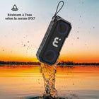 MyBat - Enceinte d'extérieur sans fil, portable, robuste et étanche - Noir-Fonction de batterie externe : Port USB intégré fournissant 5W pour recharger d’autres appareils.