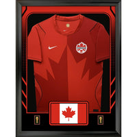Frameworth - Coupe du Monde FIFA 2026 Officielle Équipe Canada Cadre Réplique de Maillot - 25,75 po x 33,75 po-Présentoir encadré de réplique de maillot sous licence officielle de la Coupe du Monde FIFA 2026 mettant en vedette Équipe Canada.