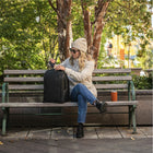 Nomatic - Sac à dos de 20 L - noir-Poche secrète pour ranger votre argent, votre AirTag et autres objets de valeur