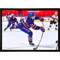 Nick Suzuki Montreal Canadiens Shooting sur toile - Toile encadree - 31" x 22"-Impression sur toile de qualité supérieure avec bordures enveloppées