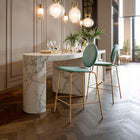 Zuo - Odessa Tabouret de comptoir - Vert/Or - Ensemble de 2-Assemblage requis