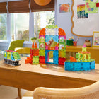 Magna-Tiles - Ensemble de construction magnétique Centre-ville 110 pièces-Ce qui le rend unique: L'ensemble de 110 pièces MAGNA-TILES Centre-ville permet aux urbanistes en herbe de créer une métropole magnétique dynamique avec des véhicules personnalisés, des escaliers en colimaçon, des dalles de route et des microMAGS pour un jeu imaginatif sans fin