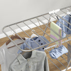 HOMCOM - Séchoir à linge pliable à 2 niveaux réglable - argenté-Les patins antidérapants assurent la stabilité et protègent les surfaces de sol lisses 