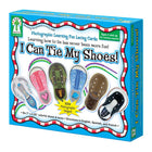 Cartes de laçage « Je peux nouer mes chaussures » de Carson Dellosa Education, niveau PK-1 -Comprend 6 chaussures et bottes colorées, chacune de 7" x 4,25" ; 6 lacets, chacun de 36" ; et des instructions en anglais, espagnol et français
