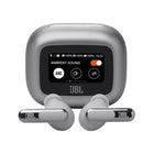 JBL - Live Beam 3 Écouteurs intra sur tige sans fil avec réduction de bruit - Argent-Les haut-parleurs dynamiques de 10 mm des JBL Live Beam 3 profitent du Son Signature JBL. Chaque haut-parleur est parfaitement réglé pour fournir des basses profondes, des médiums équilibrés et des aigus raffinés, le tout à n’importe quel niveau de volume. Le Son Spatialisé JBL vous donne l’impression d’être à un concert, car le son peut venir de pratiquement n’importe où autour de vous