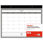 Staples - Sous-main mensuel à chevrons 2026-2027 - 17 po H x 21 3/4 po l - bilingue-Un motif de chevron orne chaque mois