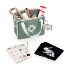 Janod - Coffret de jouets pour vétérinaire-Livré avec des extras amusants comme un bandage, un collier et des radiographies.