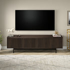 Hudson&Canal - Meuble TV Whitman pour téléviseurs jusqu'à 75 pouces - Alder Brown-Fabriqué en acier robuste, en MDF et en PVC avec une finition artisanale en aulne brun