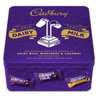 Cadbury UK - Boîte de morceaux mélangés  - 360g-Cette boîte contient des morceaux de Cadbury Dairy Milk, Cadbury Dairy Milk Caramel et Cadbury Dairy Milk Whole Nut !