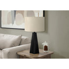 Monarch Specialties - Luminaire - 27 po H Lampe De Table - Résine Noire - Abat-Jour Beige - Moderne-L'interrupteur rotatif à 3 voies facile à utiliser maintient une seule ampoule (non incluse) pour une puissance maximale de 100W/120V, ce qui vous permet de personnaliser l'ambiance de lumière dans votre espace