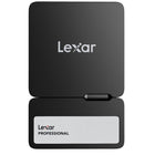 Lexar - SSD portable Professional Go avec Hub - 1 To - Noir-Le SSD portable et le concentrateur, qui possède ses propres quatre ports USB Type-C, ainsi que les adaptateurs et câbles inclus, vous offrent la flexibilité ultime pour personnaliser votre configuration en fonction du tournage.