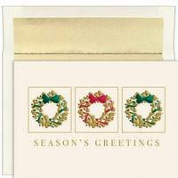 JAM Paper - Ensemble de cartes de Noël et enveloppes assorties - 7 6/7 po x 5 5/8 po - Trio de couronnes dorées, paquet de 16-Conception de trio de couronnes d’or