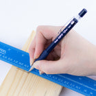 Pentel - AM13 Porte-mines à usage Intensif et Mines de Recharge - 1,3 mm - HB-La pointe en métal durable et le manchon de 4 mm stabilisent la mine pour éviter qu'elle ne se casse