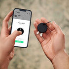 Chipolo - Traceur POP - Noir-Portée mondiale: POP fonctionne avec le réseau Apple Find My ou Google Find My Device, qui s’appuie sur des millions d’appareils Apple ou Android à travers le monde. Vous pouvez ainsi retrouver vos affaires presque partout