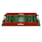 Binho - Jeu De Société Édition Classique LIVERPOOL -Jeu officiellement licencié par Liverpool FC : Comprend le célèbre blason de Liverpool au centre du terrain pour une expérience authentique.