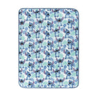 Jay Franco - Set de voyage 3 pièces - Stitch-La couverture vous garde bien au chaud, le coussin ami vous apporte un confort supplémentaire, et le coussin est idéal pour reposer votre tête