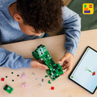 LEGO - Minecraft Le Creeper , Décoration sur le Thème du Jeu Vidéo et Jouet de Construction d’une Figurine d’Action -Instructions de construction en 3D - Les enfants peuvent télécharger l’application LEGO Builder, qui offre des outils numériques permettant d’agrandir et de faire pivoter les modèles en 3D, de sauvegarder des ensembles et de suivre leur progrès