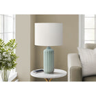 Monarch Specialties - Luminaire - 23 po H Lampe De Table - Abat-Jour Ivoire / Crème - Céramique Verte - Contemporain - Moderne-L'interrupteur pratique à bouton rotatif marche/arrêt fonctionne avec une ampoule standard de 100 W (non incluse), pour éclairer et illuminer un salon, une chambre à coucher ou un bureau dans une ambiance accueillante
