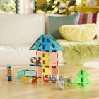 Magna-Tiles - Ensemble de construction magnétique Parc à chiots 27 pièces-Ce qui le rend unique: Le parc à chiots MAGNA-TILES comprend 4 animaux de compagnie adorables, dont 3 chiots joueurs, prêts à explorer, nager et jouer dans la garderie que vous concevez. Avec la figurine de gardien de chiens combinable et des possibilités créatives infinies, c’est l’aventure de jeu ultime pour les amoureux des animaux!