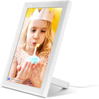 Aluratek - Calendrier numérique intelligent WiFi de 10,1" et cadre photo avec écran tactile et 32 Go de mémoire intégrée-Partagez vos photos et vidéos de n’importe où dans le monde avec une connexion Internet via notre application propriétaire pour smartphone. Aucun abonnement. Offre une double bande 2,4/5 GHz pour une livraison média plus rapide.
