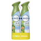 Febreze - Assainisseurs d’air éliminateur d’odeurs - Parfum Linen & Sky - Paquet de 2-Idéal pour les tissus difficiles à nettoyer comme les vêtements, les meubles rembourrés, les tapis et les rideaux (NE PAS utiliser sur le cuir, le suède, la soie ou les tissus sensibles aux marques dâ€™eau)