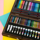 Art 101 - Ensemble de bois d'artiste de luxe, 215 pièces-Choisissez parmi des crayons de couleur, des crayons de couleur Premium Core, des pastels à l'huile et des marqueurs fins pour colorier et dessiner.