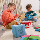 tonies - Lalalinos : Akio - Le Meilleur Groupe Dans La Figurine Bumbaloo Tonie (Anglais)-Attacher magnétiquement des personnages peints à la main à la Toniebox, permettant aux enfants de changer de contenu facilement et par eux-mêmes.