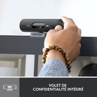 Logitech - Brio 500 Webcam HD avec Expo Auto, Cadrage Auto - Graphite-Webcam avec clapet de confidentialite : Pour proteger votre vie privee entre deux reunions, faites simplement pivoter le clapet de confidentialite de la webcam pour en masquer completement la vue